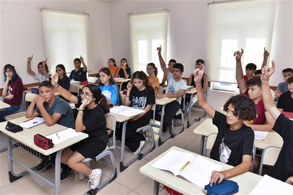 Mersin Büyükşehir Belediyesi’nin kurs merkezleri yeni döneme başladı<