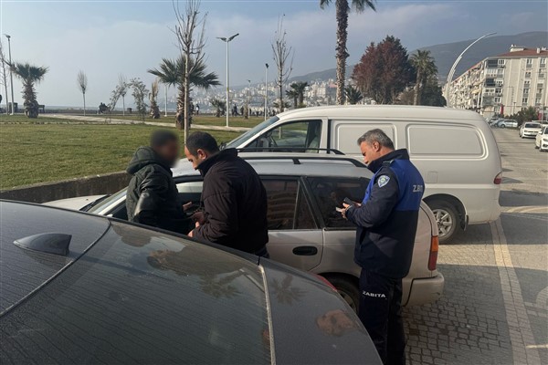 Gemlik Zabıtası, dilencilere yönelik denetimlerini sürdürüyor