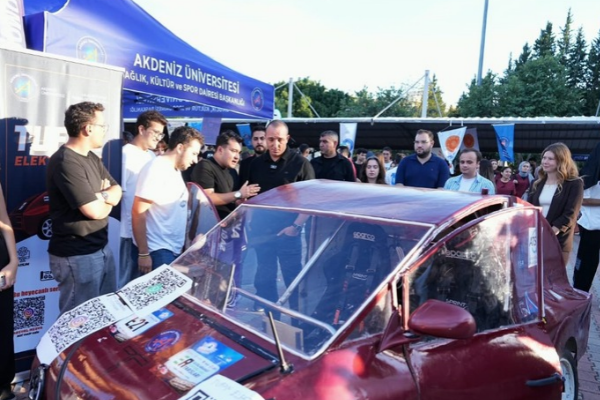 Başkan Kotan üniversiteli gençlerle buluştu