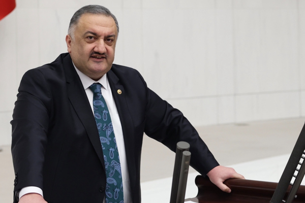 DEVA Partili Karal: Cuma hutbeleri iyileştirici bir dil taşımalı<