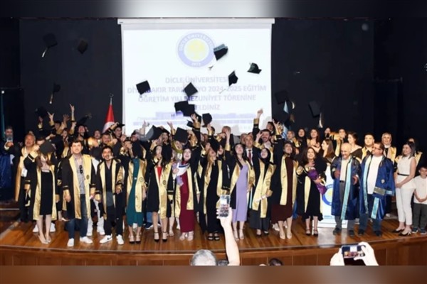 Diyarbakır Tarım MYO’da mezuniyet coşkusu<