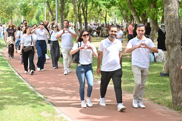 Manisa’da “Sağlık İçin Adım Adım Yürüyüş” etkinliği düzenlendi <