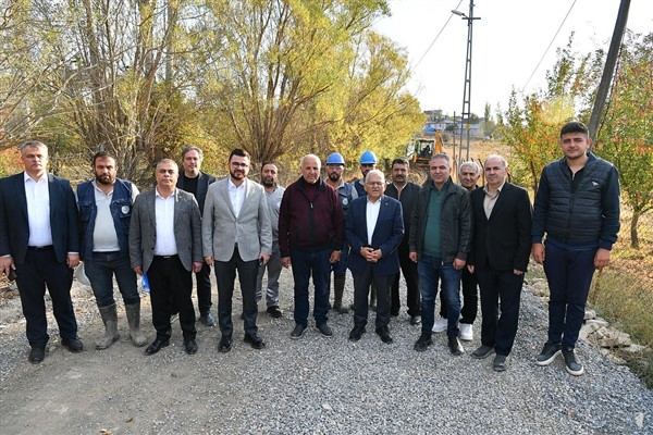Başkan Büyükkılıç, Sarız'da devam eden çalışmaları inceledi