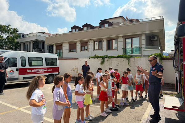  Maltepe Belediyesi Yaz Okulu öğrencilerine afet farkındalığı eğitimi verildi