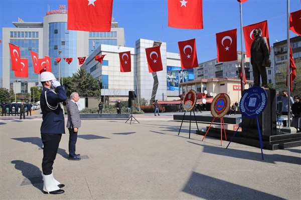 Bayrampaşa'da Çanakkale Zaferi törenle kutlandı<