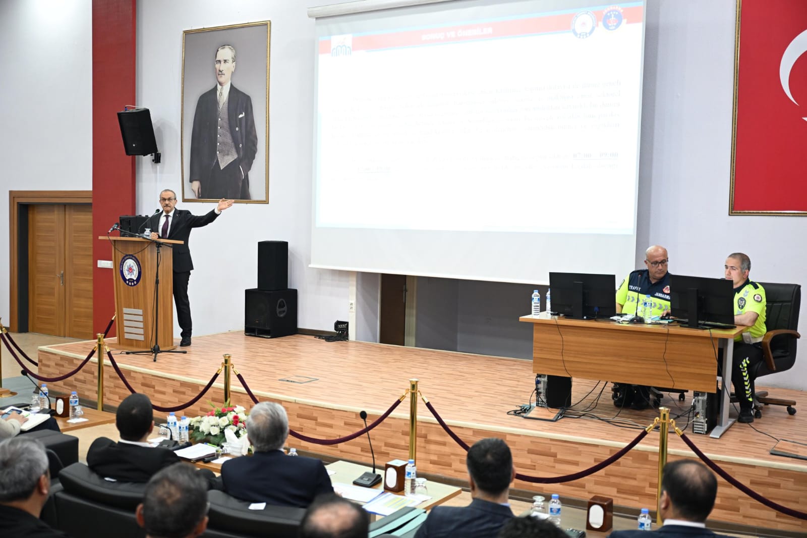 Vali Yavuz, Betoncular ve Hafriyatçılarla İstişare Toplantısı gerçekleştirildi<