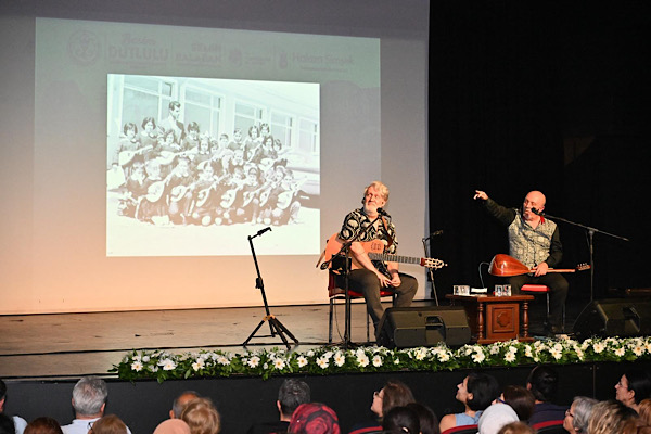 Manisa’da İlhan Şeşen anısına program düzenlendi<