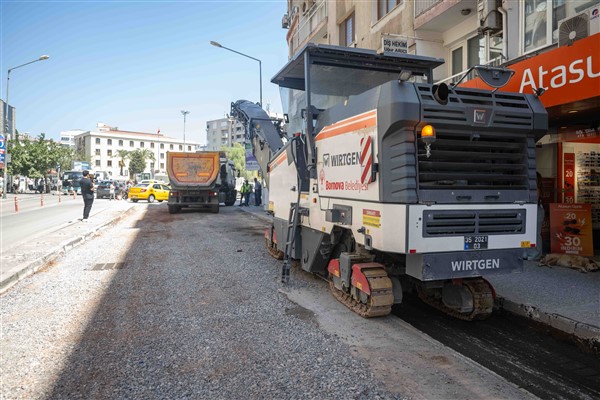 Bornova Belediyesi, üstyapıyı yeniliyor <