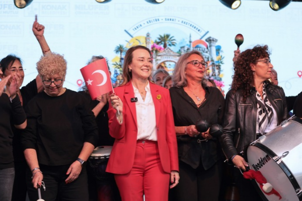 Kemeraltı Festivali renkli kortejle başladı<