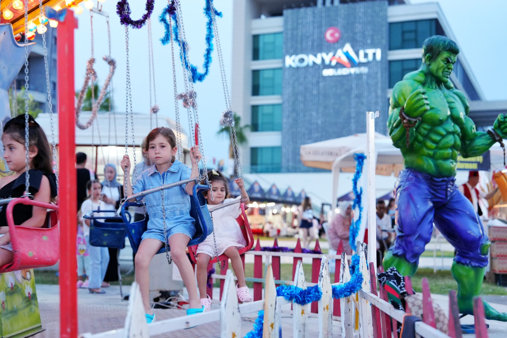 Konyaaltı Harikalar Kumpanyası'na yoğun ilgi<