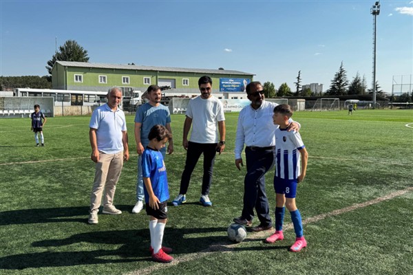 Çorum’da Minikler Futbol Turnuvası başladı<
