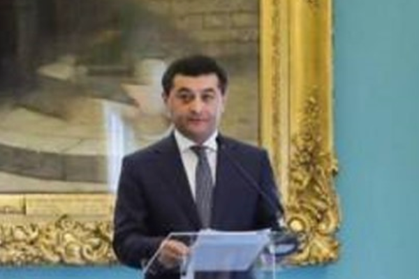  Saidov, Azerbaycan Dışişleri Bakan Yardımcısı Sharifov ile görüştü<