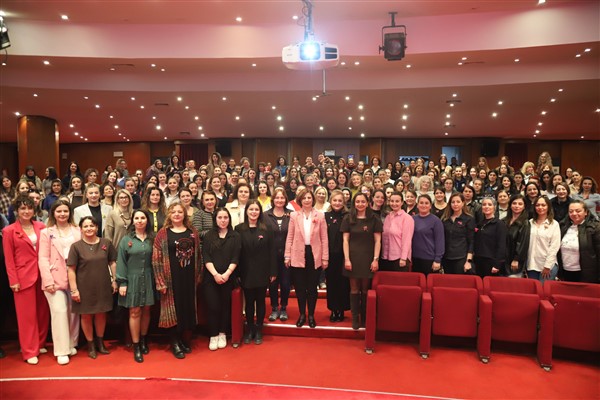Belediye çalışanlarına kadın sağlığı semineri düzenlendi<