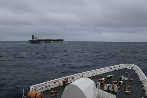 Trump, ABD'nin el koyduğu Mariner tankerindeki iki Rus'u serbest bıraktı<