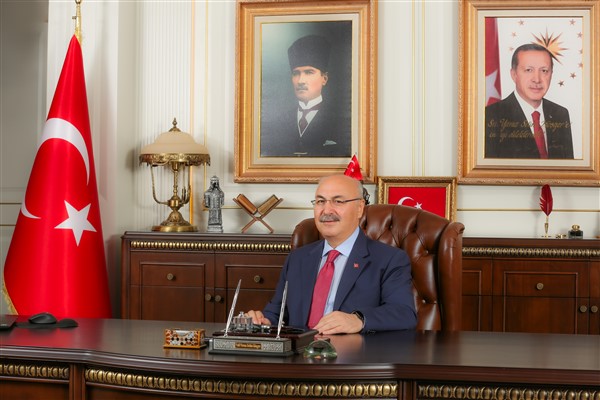 Adana Valisi Köşger'den 19 Mayıs mesajı
