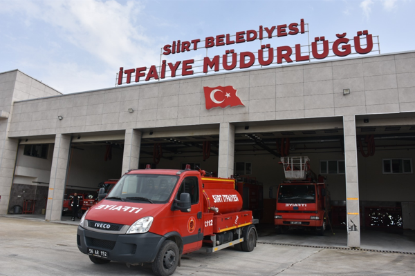 Siirt'te dar sokaklar için özel itfaiye aracı hizmete alındı