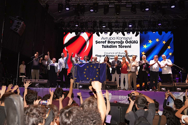 Eskişehir’e Avrupa Konseyi’nden Şeref Bayrağı<
