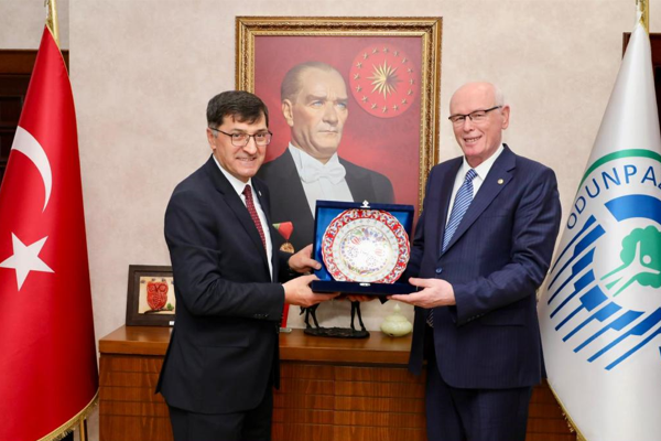 Başkan Kahveci, Başkan Kurt'u ziyaret etti<