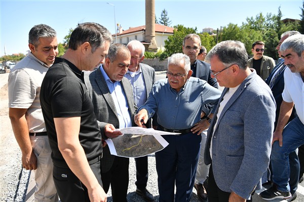 Başkan Büyükkılıç, Hacılar Kayseri Caddesi'ndeki çalışmaları inceledi