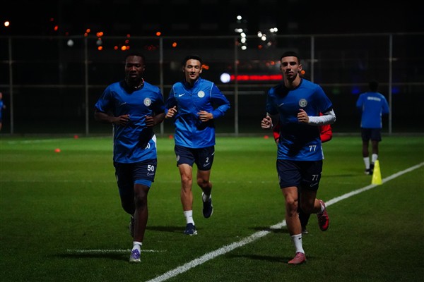 Çaykur Rizespor, Trabzonspor maçı hazırlıklarına başladı<