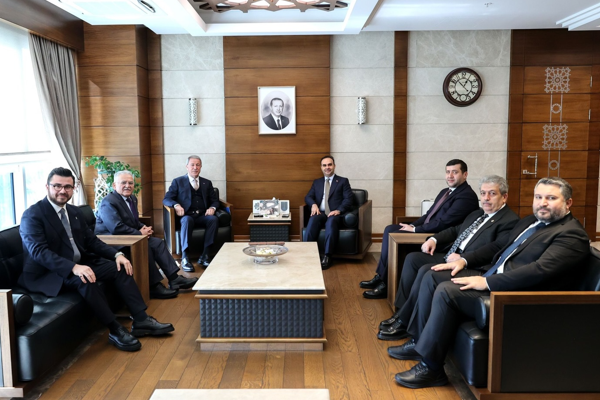 Başkan Büyükkılıç, Bakan Kacır ile görüştü<