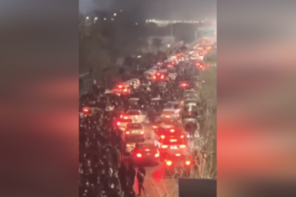 İran'da protestoların ülke geneline yayılmasıyla internet erişimi tamamen kesildi