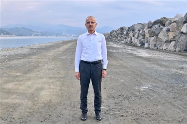 Bakan Uraloğlu: TCDD'yi zan altında bırakma çabanız anlaşılır gibi değil