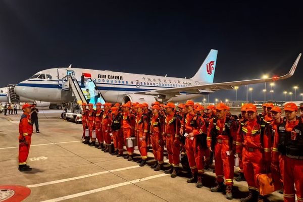 Kurtarma ekipleri Gyirong’daki heyelan bölgesine sevk ediliyor<