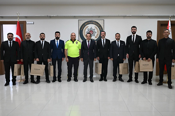 Hatay Emniyet Müdürü Yılmaz, başarılı personeli ödüllendirdi<