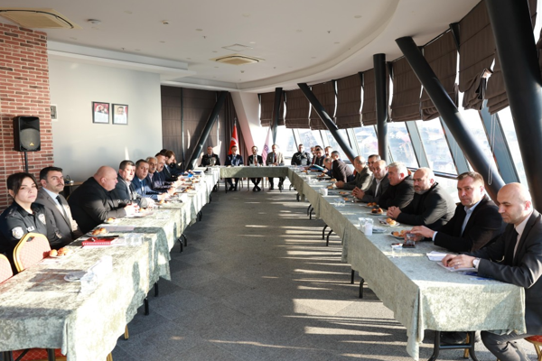 Derince İlçesi Muhtarlar Toplantısı gerçekleştirildi<