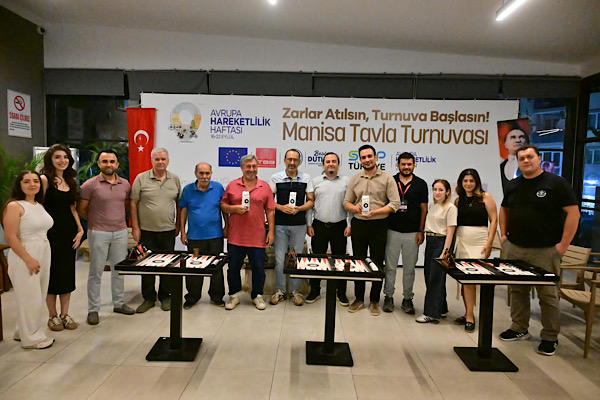 Manisa’da Avrupa Hareketlilik Haftası kapsamında tavla turnuvası düzenlendi<