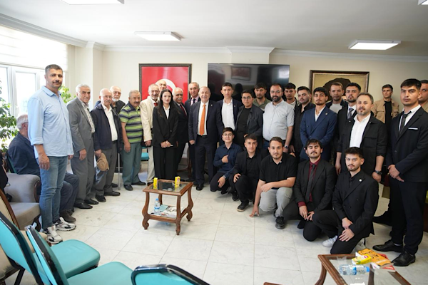 Özdağ Türk Ocakları Sivas şubesini ziyaret etti<