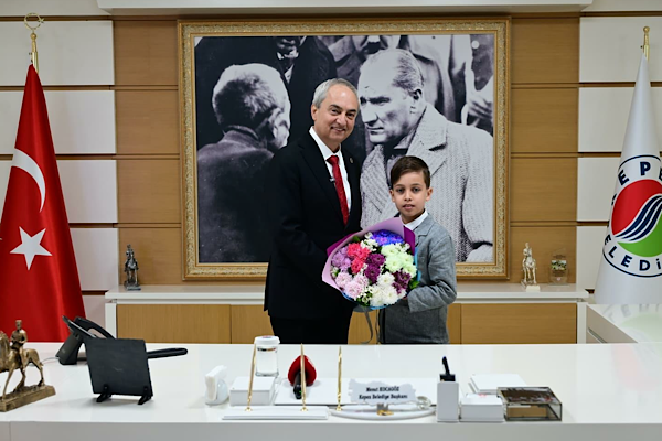 Kepez'de 23 Nisan temsili başkanlık devir töreni