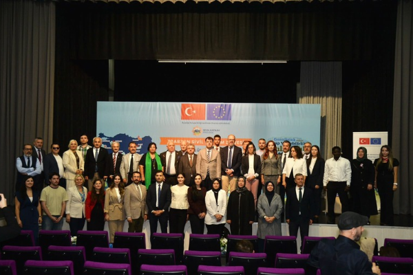 Trabzon’da Sivil Katılım Zirvesi düzenlendi