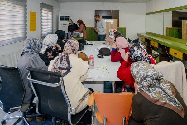 Büyükşehir'den kadınlara uygulamalı teknik eğitim