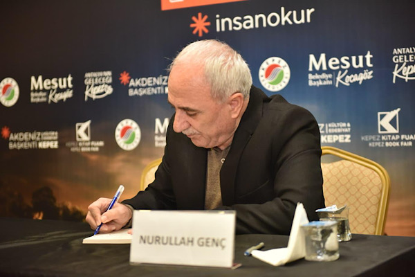 Prof. Dr. Genç, Kepez Kitap Fuarı’na katılım sağladı<
