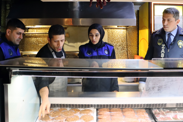 Maltepe'de restoran ve gıda işletmelerine yönelik denetim<