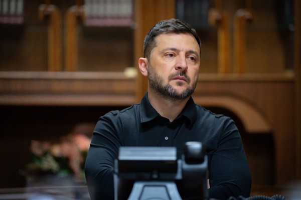 Zelenski: Ukrayna, Rusya’daki askeri ve enerji hedeflerini vurdu<