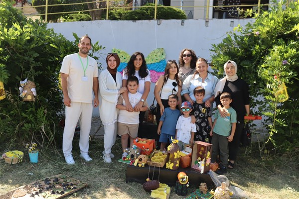 Çınar Çocuk Evleri yıl sonu sergisi gerçekleşti 