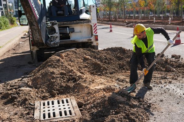 DİSKİ, Diyarbakır’da 5 bin 500 metrelik güzergahın yağmur suyu altyapısını yeniliyor<