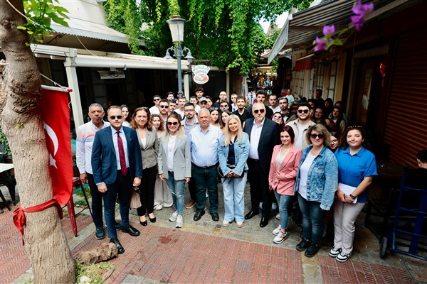 Başkan Mutlu, Kosovalı öğrencilerle bir araya geldi<