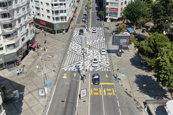 Kıbrıs Şehitleri Caddesi’ndeki platform yenilendi<