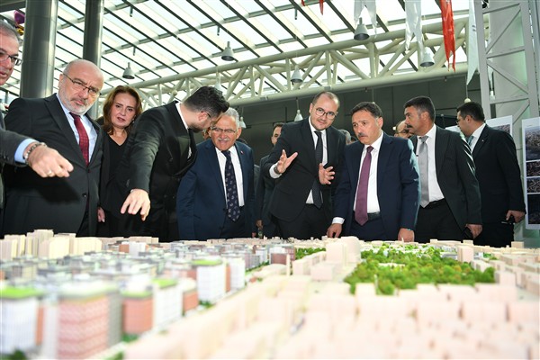 Başkan Büyükkılıç: Geleceğimizi yeniden inşa edeceğiz<