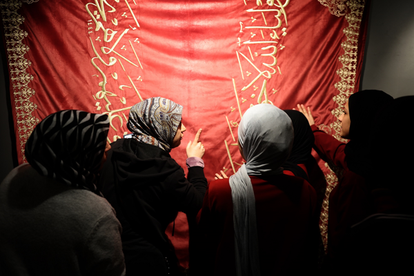 “Mukaddes Emanetler Sergisi” on binlerce ziyaretçiyi ağırladı<