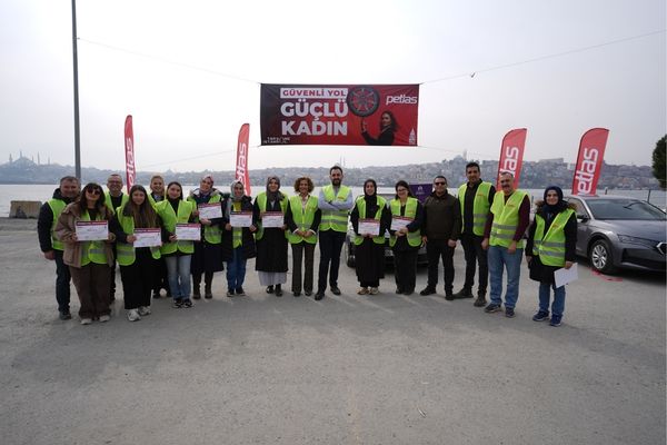 AKO Grup ve Petlas’tan “Güvenli Yol, Güçlü Kadın” projesiyle kadınların yoldaki gücüne güç<