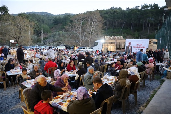 Dalaman Belediyesi’nden 11 mahallede Ramazan sofrası