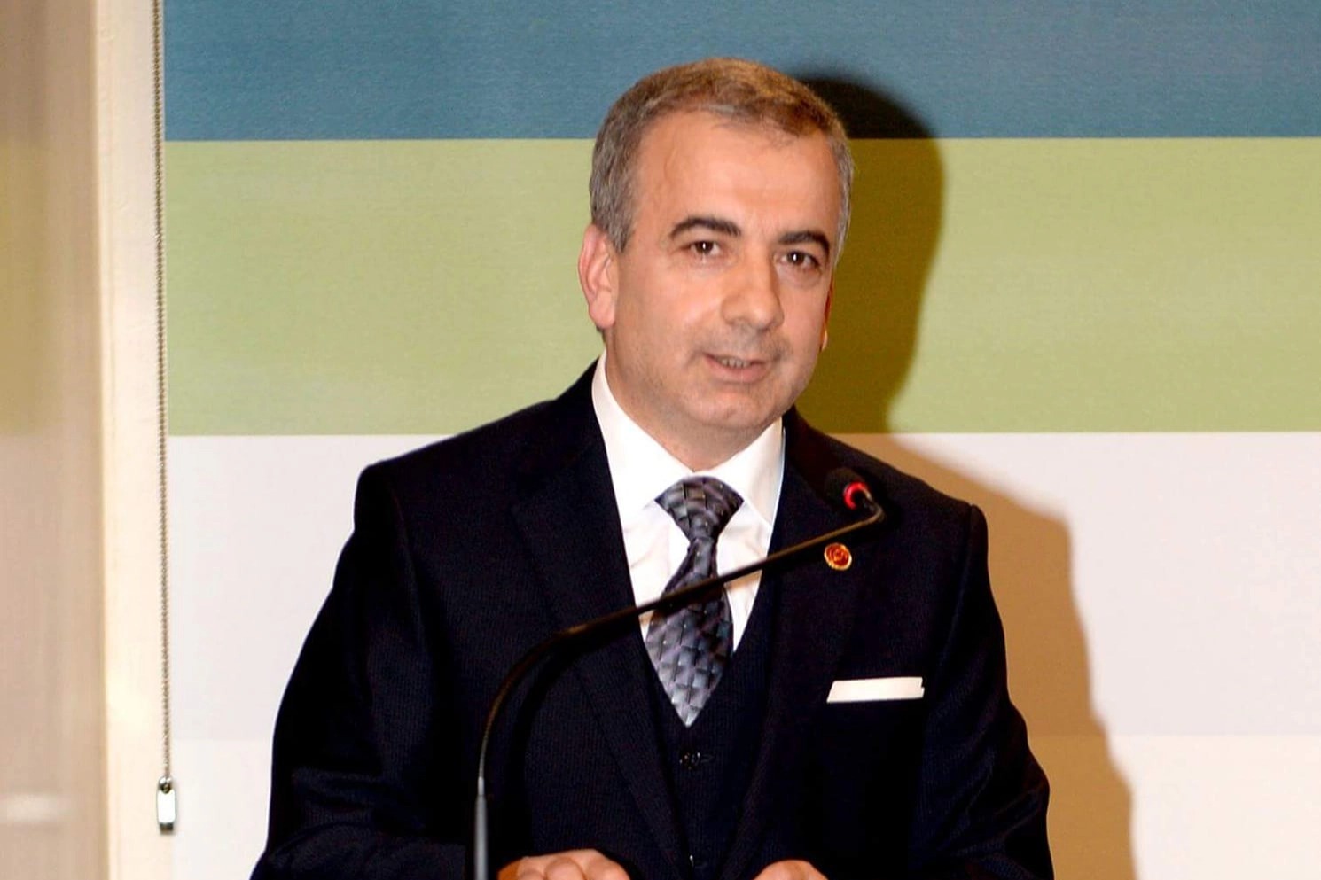 Aydın: Eğitime hizmet siyaset üstüdür<