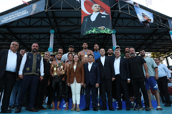 Kurtdereli Mehmet Pehlivan Yağlı Güreşleri’nde başpehlivan Mustafa Taş oldu<