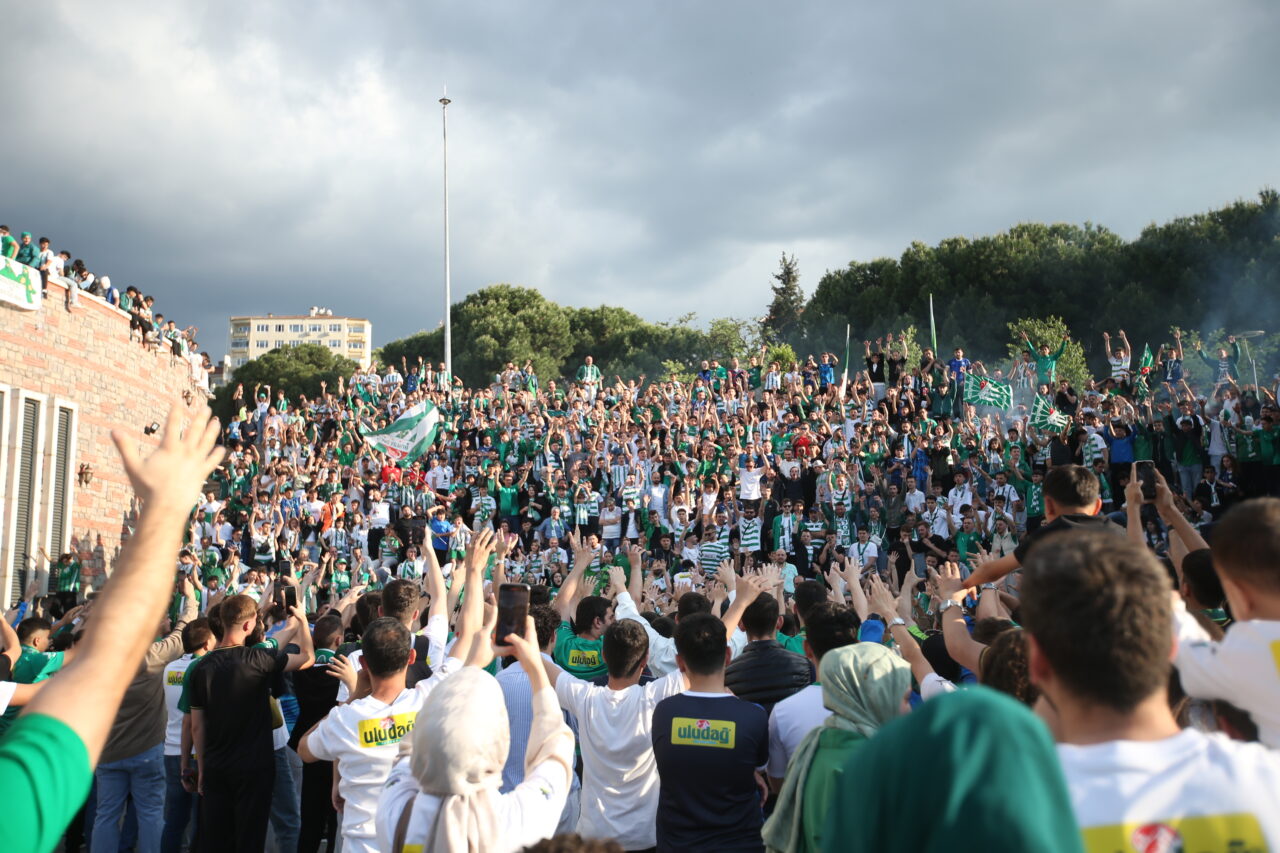 Bursaspor, kuruluş yıldönümünü kutladı<