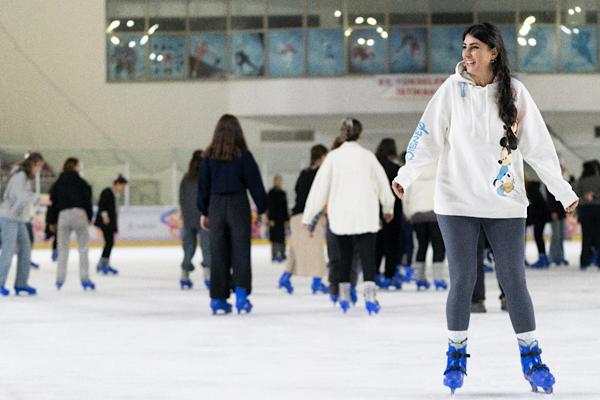 İzmir'de Buz Sporları Salonu yeni sezona kapılarını açtı